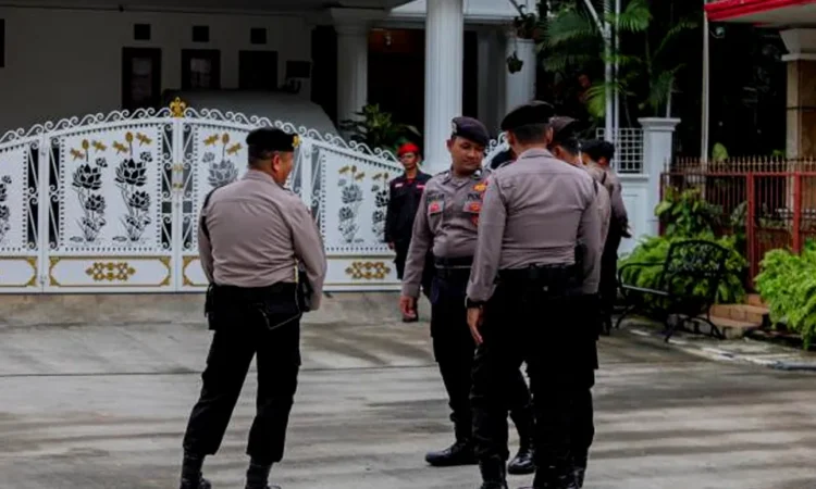 KPK Geledah Rumah Hasto Kristiyanto